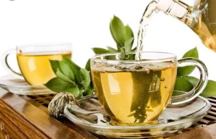 नुकसान भी पहुंचा सकता है ग्रीन टी(Green Tea)