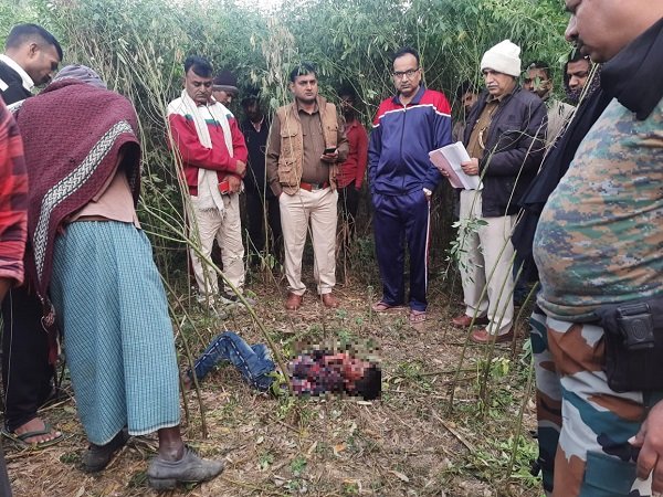 पलामू : 9 साल के बच्चे की गला रेतकर नृशंस हत्या, विरोध में NH-95 जाम पलामू : 9 साल के बच्चे की गला रेतकर नृशंस हत्या, विरोध में NH-95 जाम