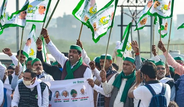 किसानों ने ठुकराया सरकार का प्रस्ताव, लिया ये बड़ा निर्णय किसानों ने ठुकराया सरकार का प्रस्ताव, लिया ये बड़ा निर्णय