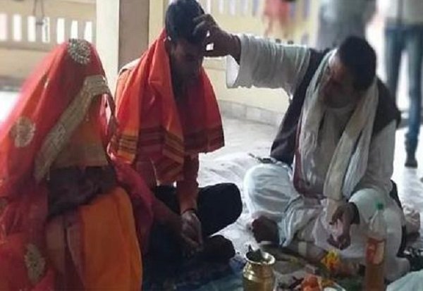 बारात आने के पहले प्रेमी संग भागी दुल्हन, दूल्हे ने साली संग रचाई शादी बारात आने के पहले प्रेमी संग भागी दुल्हन, दूल्हे ने साली संग रचाई शादी