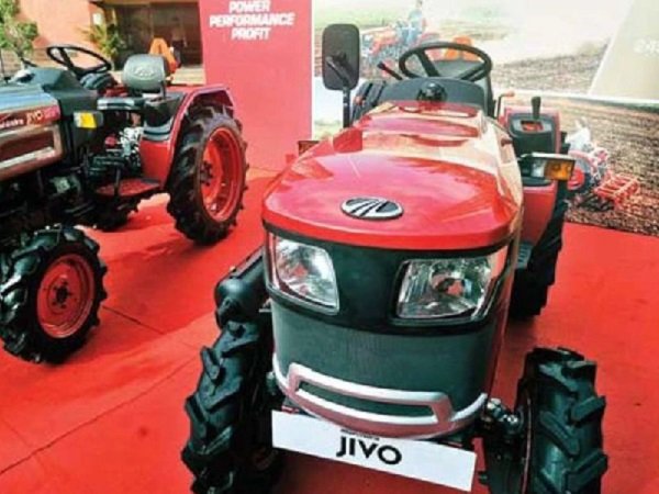 नितिन गडकरी ने लांच किया इंडिया का पहला CNG tractor नितिन गडकरी ने लांच किया इंडिया का पहला CNG tractor