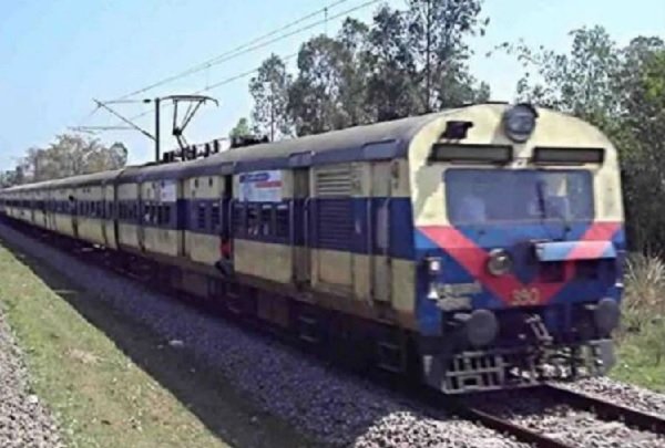 Railway में 2500 पदों पर होगी बहाली, जानें कैसे होगा चयन Railway में 2500 पदों पर होगी बहाली, जानें कैसे होगा चयन
