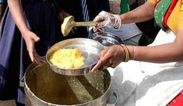 सूबे के रसोईया-सहायिकाओं को हेमंत सरकार का बड़ा तोहफा सूबे के रसोईया-सहायिकाओं को हेमंत सरकार का बड़ा तोहफा