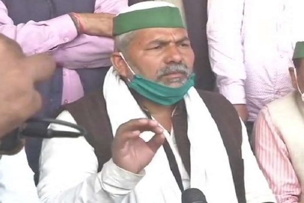 महापंचायत के दौरान मंच टूटा, टिकैत बोले- मंच भाग्यवानों का टूटता है महापंचायत के दौरान मंच टूटा, टिकैत बोले- मंच भाग्यवानों का टूटता है
