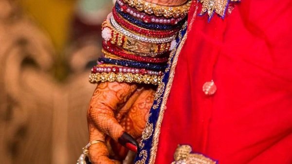 दो लड़कियों का प्यार चढ़ा परवान, और घर से हो गई फरार, फिर हुआ ये... दो लड़कियों का प्यार चढ़ा परवान, और घर से हो गई फरार, फिर हुआ ये...