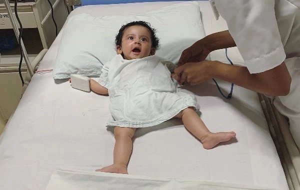 पांच महीने की बच्ची को लगेगा सबसे महंगा इन्जेक्शन,जानिए कितनी है कीमत पांच महीने की बच्ची को लगेगा सबसे महंगा इन्जेक्शन,जानिए कितनी है कीमत