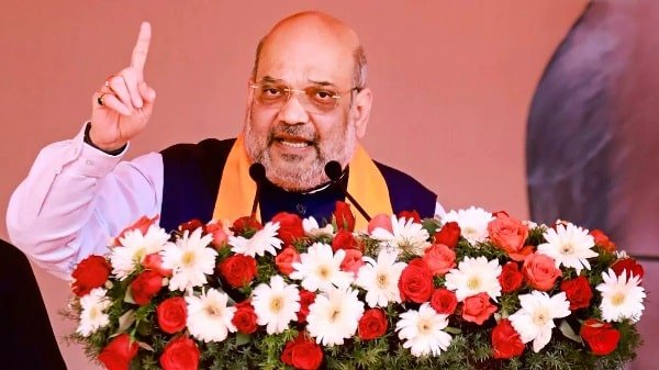 चुनावी सभा में केंद्रीय गृह मंत्री अमित शाह ने ममता पर साधा निशाना चुनावी सभा में केंद्रीय गृह मंत्री अमित शाह ने ममता पर साधा निशाना