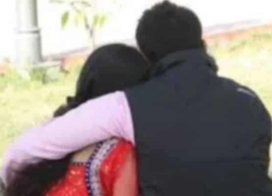 महिला पर चढ़ा प्यार का बुखार, 7वीं के छात्र के साथ फरार... महिला पर चढ़ा प्यार का बुखार, 7वीं के छात्र के साथ फरार...