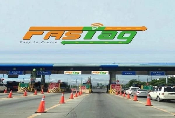 फास्टैग अनिवार्यता के बाद एक अप्रैल से बढ़ेगा टोल टैक्स, जानें क्या पड़ेगा प्रभाव फास्टैग अनिवार्यता के बाद एक अप्रैल से बढ़ेगा टोल टैक्स, जानें क्या पड़ेगा प्रभाव