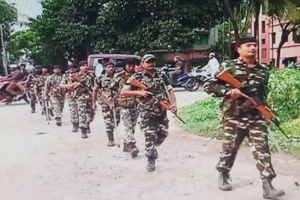 Bengal Election : वोटिंग आज, पहले चरण में केंद्रीय बलों की 732 कंपनियां तैनात Bengal Election : वोटिंग आज, पहले चरण में केंद्रीय बलों की 732 कंपनियां तैनात