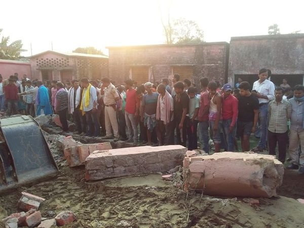 बड़ा हादसा : स्कूल की दीवार गिरने से 6 की मौत, 3 लापता बड़ा हादसा : स्कूल की दीवार गिरने से 6 की मौत, 3 लापता