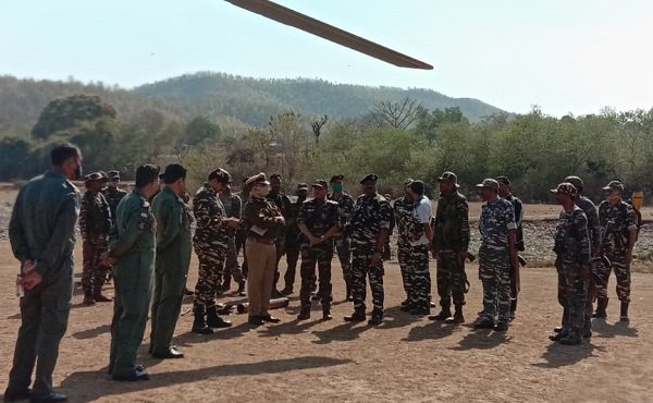 बेकार नहीं जाएगी जवानों की शहादत, मांद में घुसकर मारेंगे : डीजीपी बेकार नहीं जाएगी जवानों की शहादत, मांद में घुसकर मारेंगे : डीजीपी