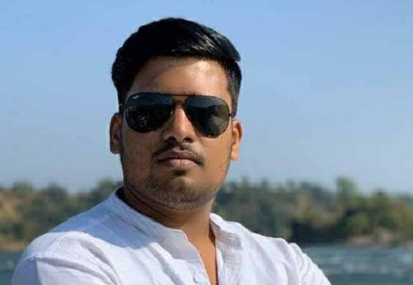 गढ़वा में JMM नेता के घर फायरिंग, परिवार वालों को भी जान मारने की धमकी गढ़वा में JMM नेता के घर फायरिंग, परिवार वालों को भी जान मारने की धमकी