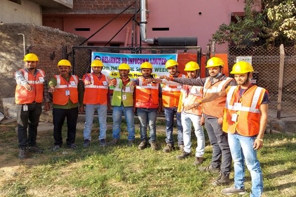 रिलायंस जियो मना रही 50वां नेशनल सेफ्टी वीक, कर्मियों को किया जागरूक रिलायंस जियो मना रही 50वां नेशनल सेफ्टी वीक, कर्मियों को किया जागरूक