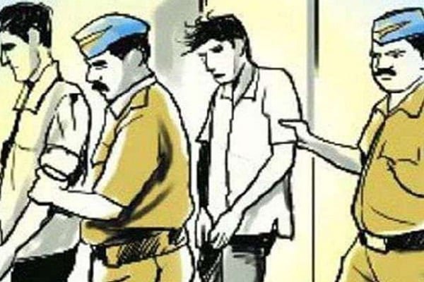 पुलिस ने दो अफीम तस्करों को दबोचा, दो किलो अफीम बरामद पुलिस ने दो अफीम तस्करों को दबोचा, दो किलो अफीम बरामद