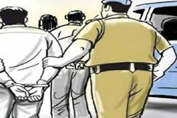 चतरा में दो अफीम तस्कर चढ़े पुलिस के हत्थे, ढाई किलो अफीम बरामद चतरा में दो अफीम तस्कर चढ़े पुलिस के हत्थे, ढाई किलो अफीम बरामद