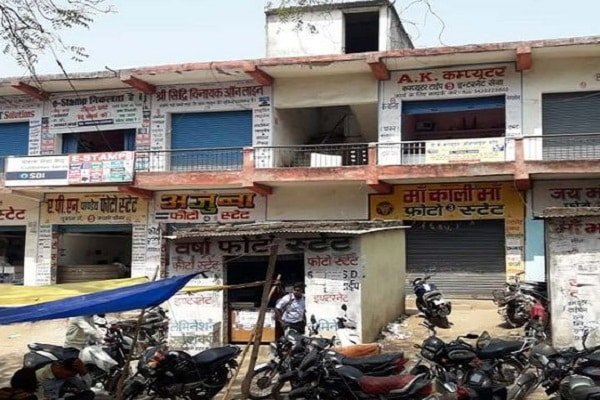 चोरों ने पहले बैठकर दुकान में पीया गांजा, फिर उड़ा ले गए इतने रूपए चोरों ने पहले बैठकर दुकान में पीया गांजा, फिर उड़ा ले गए इतने रूपए