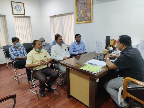 स्वास्थ्य मंत्री से सकारात्मक बातचीत के बाद जूनियर डॉक्टरों का हड़ताल खत्म स्वास्थ्य मंत्री से सकारात्मक बातचीत के बाद जूनियर डॉक्टरों का हड़ताल खत्म