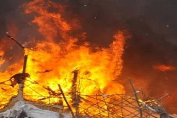 बिहार के मुंगेर में लगी भीषण आग, 200 घर जले बिहार के मुंगेर में लगी भीषण आग, 200 घर जले