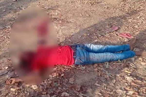 गिरिडीह में सैलून संचालक की मिली लाश, धारदार हथियार से किया गया वार गिरिडीह में सैलून संचालक की मिली लाश, धारदार हथियार से किया गया वार
