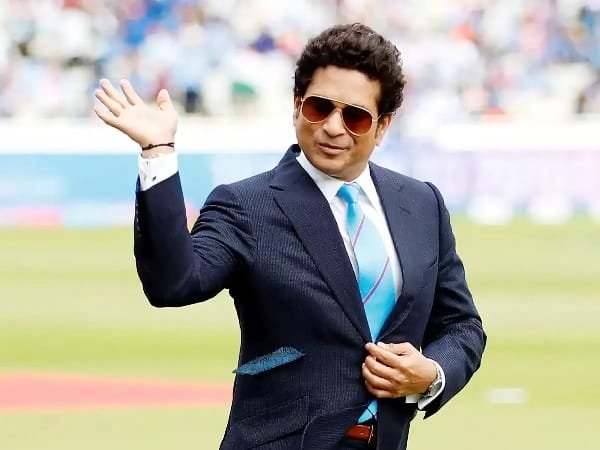 मास्टर ब्लास्टर Sachin Tendulkar आज मना रहे 48वां बर्थडे मास्टर ब्लास्टर Sachin Tendulkar आज मना रहे 48वां बर्थडे