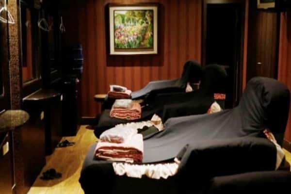 @Sex Racket : मॉल के अंदर चल रहा था गंदा धंधा, पुलिस के पहुंचते ही मचा हड़कंप @Sex Racket : मॉल के अंदर चल रहा था गंदा धंधा, पुलिस के पहुंचते ही मचा हड़कंप
