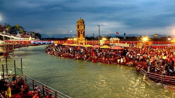 हरिद्वार कुंभ का हुआ शुभारंभ, जानें इस बार कितने साल के बाद लग रहा मेला हरिद्वार कुंभ का हुआ शुभारंभ, जानें इस बार कितने साल के बाद लग रहा मेला