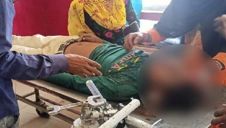 दो बाइक में हुई जोरदार टक्कर, एक की मौत, तीन जख्मी दो बाइक में हुई जोरदार टक्कर, एक की मौत, तीन जख्मी