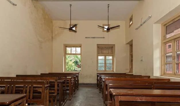 दिल्ली के स्कूलों में कल से 9 जून तक गर्मी की छुट्टियां घोषित दिल्ली के स्कूलों में कल से 9 जून तक गर्मी की छुट्टियां घोषित