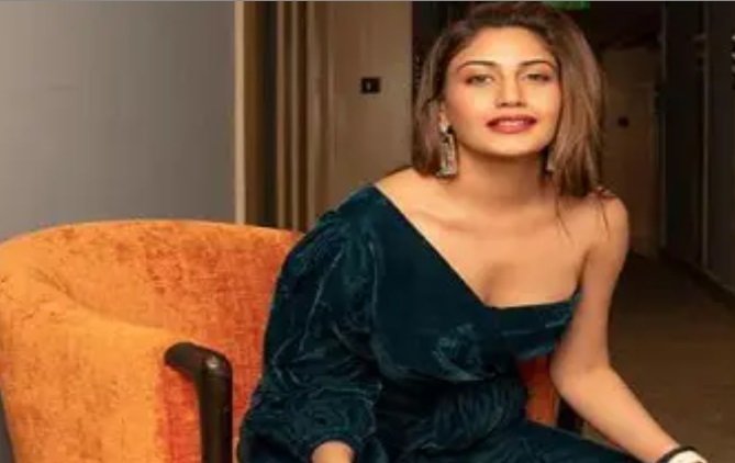 रेड कलर की ड्रेस में दिखा #SurbhiChandna का स्टाइलिश अंदाज रेड कलर की ड्रेस में दिखा #SurbhiChandna का स्टाइलिश अंदाज