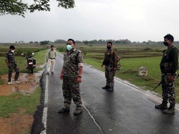 GIRIDIH: व्यवसायी से 3 लाख लूटे, विरोध करने पर कर दिया ये... GIRIDIH: व्यवसायी से 3 लाख लूटे, विरोध करने पर कर दिया ये...