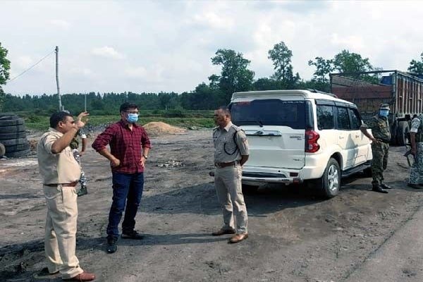 कोयला ट्रांसपोर्ट कंपनी के दो स्टाफ को मारी गोली, 3 बाइक पर आये थे 6 अपराधी कोयला ट्रांसपोर्ट कंपनी के दो स्टाफ को मारी गोली, 3 बाइक पर आये थे 6 अपराधी