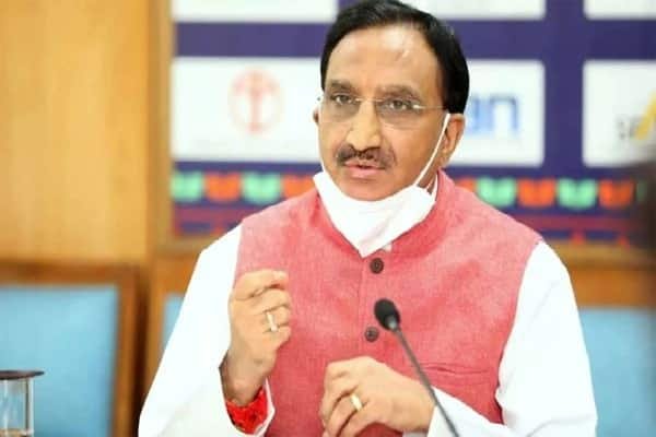 रिजल्ट से असंतुष्ट स्टूडेंट्स के लिए अगस्त में कराई जाएगी वैकल्पिक परीक्षा : रमेश पोखरियाल रिजल्ट से असंतुष्ट स्टूडेंट्स के लिए अगस्त में कराई जाएगी वैकल्पिक परीक्षा : रमेश पोखरियाल