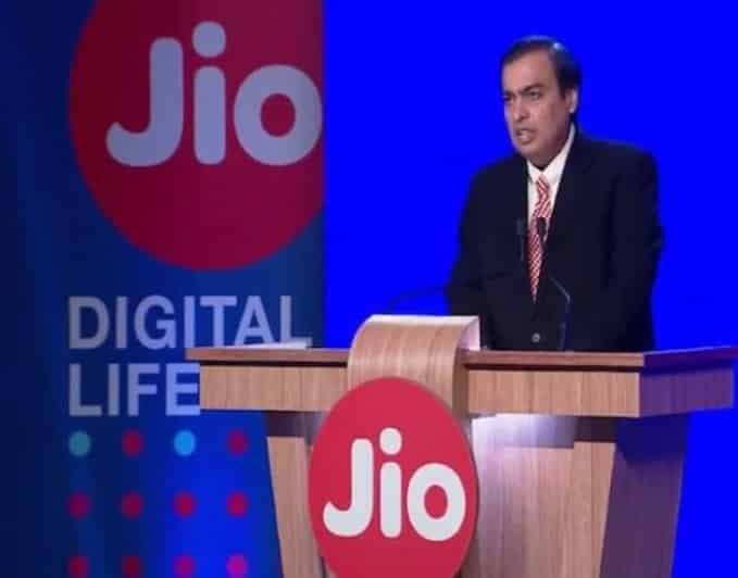#Reliance Jio का जोरदार आगाज, Jio यूजर्स WhatsApp से कर पाएंगे रिचार्ज #Reliance Jio का जोरदार आगाज, Jio यूजर्स WhatsApp से कर पाएंगे रिचार्ज