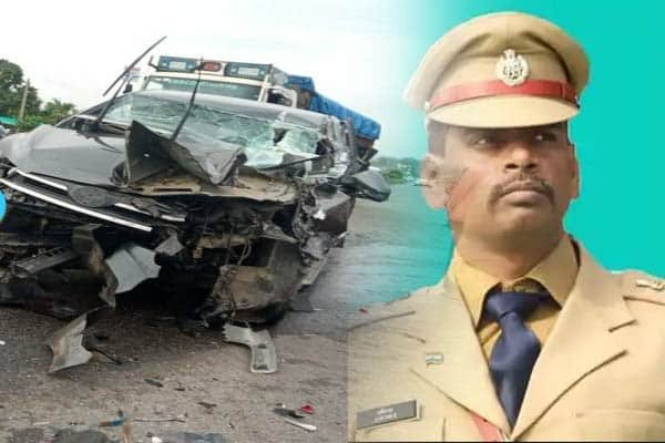 हजारीबाग एसपी की कार ट्रेलर से टकराई, IPS गंभीर रूप से घायल, मेडिका में एडमिट (VIDEO) हजारीबाग एसपी की कार ट्रेलर से टकराई, IPS गंभीर रूप से घायल, मेडिका में एडमिट (VIDEO)