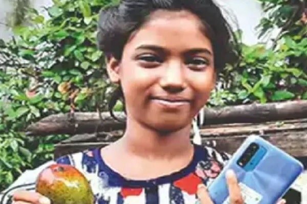 इस शख्स ने 1 लाख 20 हजार में खरीदे 12 आम, वजह जान भर आयेगा दिल इस शख्स ने 1 लाख 20 हजार में खरीदे 12 आम, वजह जान भर आयेगा दिल