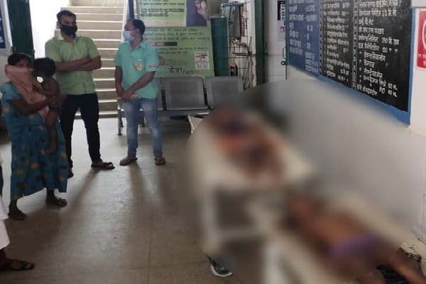 तालाब में डूबी तीन बच्चियां, 3 साल की मासूम ने परिजनों को बताया तब तक... तालाब में डूबी तीन बच्चियां, 3 साल की मासूम ने परिजनों को बताया तब तक...