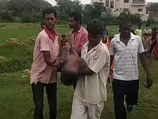 तालाब में नाबालिग की मिली लाश, नहाने के दौरान डूबने से मौत की आशंका तालाब में नाबालिग की मिली लाश, नहाने के दौरान डूबने से मौत की आशंका