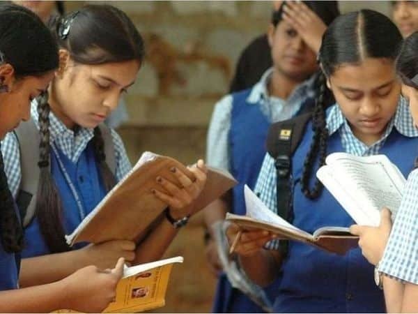 झारखंड में क्लास वन से टेन तक के स्टूडेंट्स के किताबों की होगी होम डिलिवरी, मिला परमिशन झारखंड में क्लास वन से टेन तक के स्टूडेंट्स के किताबों की होगी होम डिलिवरी, मिला परमिशन