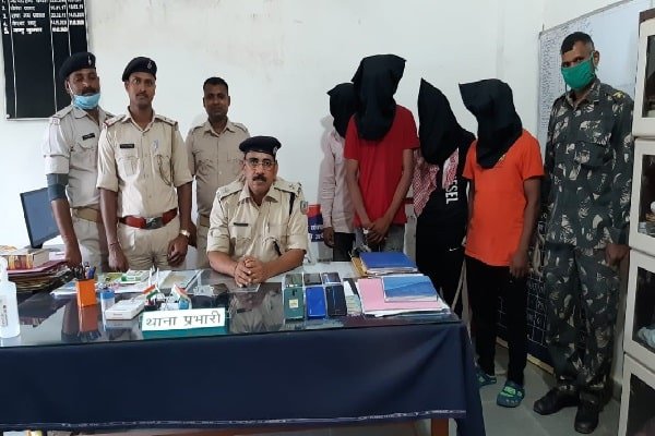 राहगीरों से लूट लेता था मोबाइल, POLICE ने ऐसे दबोचा राहगीरों से लूट लेता था मोबाइल, POLICE ने ऐसे दबोचा