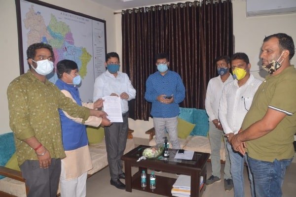 निजी स्कूलों की मनमानी पर लगेगी लगाम, डीसी ने कही ये बात... निजी स्कूलों की मनमानी पर लगेगी लगाम, डीसी ने कही ये बात...