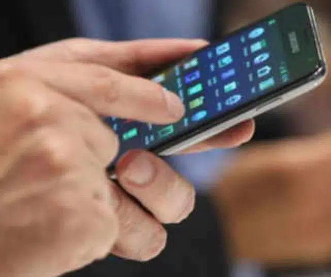 Phone में दिखे ये 10 हरकत तो समझ लें हैक हो चुका है स्मार्टफोन! Phone में दिखे ये 10 हरकत तो समझ लें हैक हो चुका है स्मार्टफोन!