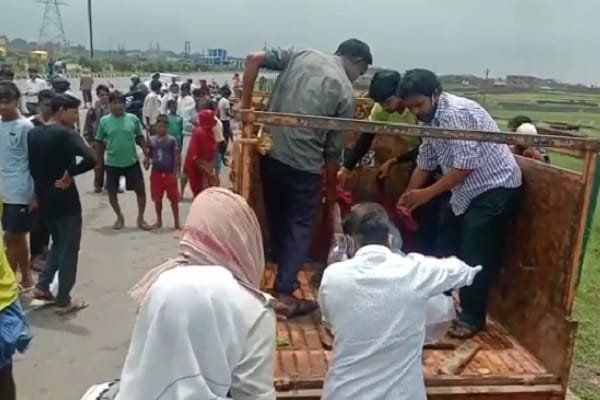 बकरीद के दिन से गायब था वसीम, झोपड़ी से इस हालत में मिला...(Video) बकरीद के दिन से गायब था वसीम, झोपड़ी से इस हालत में मिला...(Video)