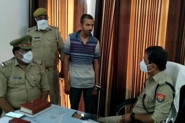 7 की उमर में हुई थी बाप की हत्या, 20 साल बाद खौफनाक अंदाज में लिया बदला 7 की उमर में हुई थी बाप की हत्या, 20 साल बाद खौफनाक अंदाज में लिया बदला