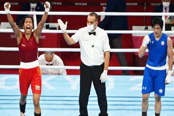 Tokyo Olympics : भारत के लिए इस बॉक्सर ने पक्का किया मेडल Tokyo Olympics : भारत के लिए इस बॉक्सर ने पक्का किया मेडल