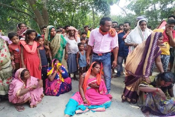 डेढ़ साल की बच्ची समेत 3 की डूबने से मौत, ऐसे हुआ हादसा डेढ़ साल की बच्ची समेत 3 की डूबने से मौत, ऐसे हुआ हादसा