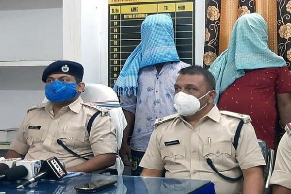चाकू की नोक पर 90 हजार के लूट मामले का खुलासा, दो को पुलिस ने दबोचा चाकू की नोक पर 90 हजार के लूट मामले का खुलासा, दो को पुलिस ने दबोचा