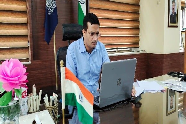 टीकाकरण में देश के टॉप शहरों में रांची: DC टीकाकरण में देश के टॉप शहरों में रांची: DC