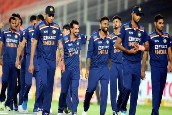 IND vs SL: Team India के दो और खिलाड़ी हुए पॉजिटिव IND vs SL: Team India के दो और खिलाड़ी हुए पॉजिटिव