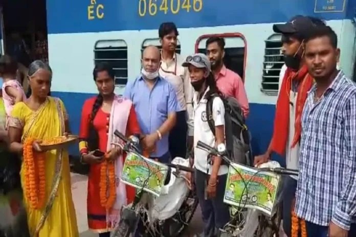अपर्णा ने रचा इतिहास, 28 दिन में cycle से तय की 3306 किमी की दूरी अपर्णा ने रचा इतिहास, 28 दिन में cycle से तय की 3306 किमी की दूरी